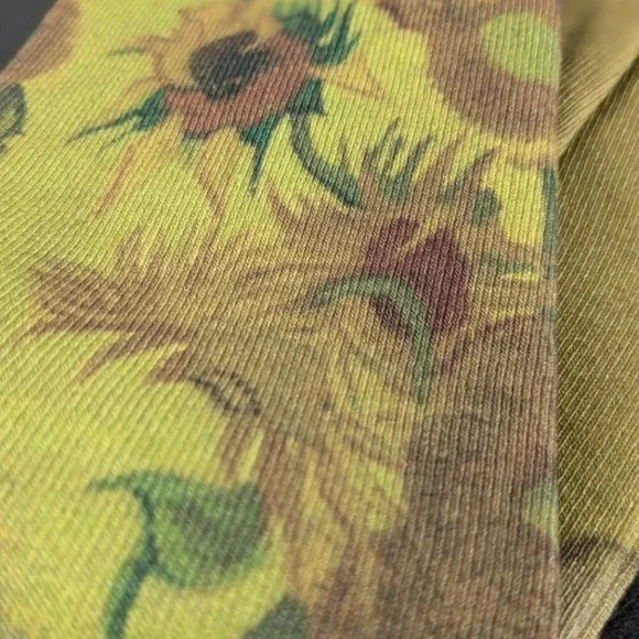 Green yellow color Van Gogh sunflowers in a vase novelty fancy whimsical socks - Picture 3 of 6